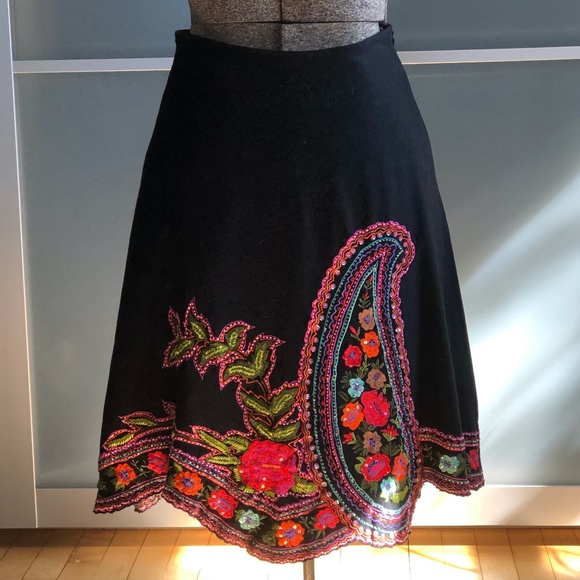 Basil & Maude Black Skirt w/ Sequin Floral/Paisley - Picture 7 of 8